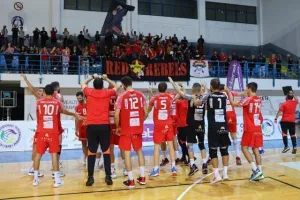 Ανατροπή και... ερυθρόλευκο το Σούπερ Καπ! (Φώτος)