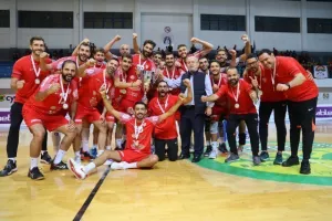 Ανατροπή και... ερυθρόλευκο το Σούπερ Καπ! (Φώτος)