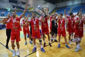 Ανατροπή και... ερυθρόλευκο το Σούπερ Καπ! (Φώτος)