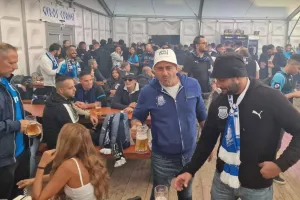 Απολλωνίστες/ Το pre game party στο Άλκμααρ! (Φώτος)