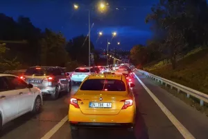 Μποτιλιάρισμα στην Πόλη/ 12 Km... μέχρι και 2 ώρες!