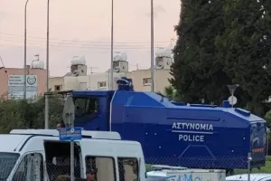 (Ανόρθωση-Απόλλων) Ισχυρή Αστυνομική παρουσία-Εκεί και ο Αίαντας (φώτος)
