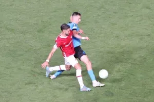 Απόλλων - Άλκμααρ: ΠΡΩΤΗ νίκη με Ρομπέρζ και... μέσα στην πρόκριση! (Φώτος)