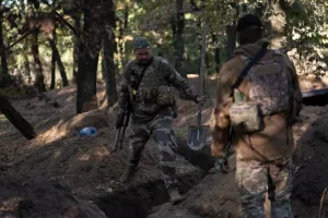 "Τεταμένη η κατάσταση, εκκενώνεται η Χερσώνα"