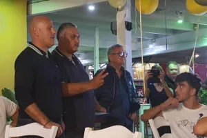 Γιόρτασε... στα μεξικάνικα ο κόουτς! (Φώτος/Βίντεο)