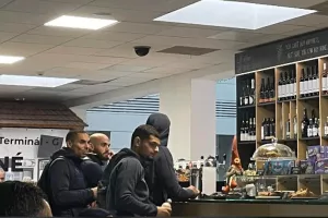 Πέταξε... ο Απόλλωνας (Φώτος)
