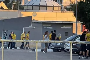Κίτρινο... το "Στέλιος Κυριακίδης"! (Φώτος)