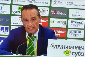 "Δεν έπρεπε να υποφέρουμε με αυτό τον τρόπο/Για το καλό της ομάδας και της υγείας μας..."