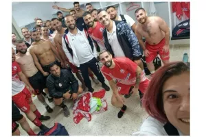 Νίκη με εξάρα