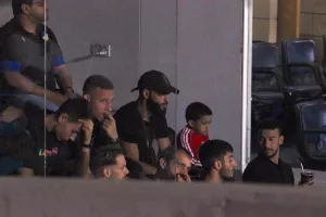 Παρέα... οι εκτός αποστολής 