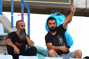 (Φωτορεπορτάζ) Οι φίλαθλοι στο "Στέλιος Κυριακίδης"