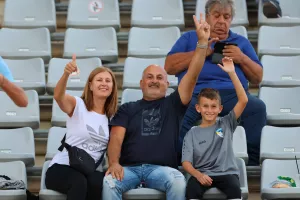(Φωτορεπορτάζ) Οι φίλαθλοι στο "Στέλιος Κυριακίδης"