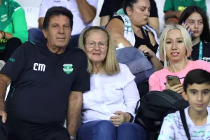 Ο κόσμος στο "ΠΑΠ" (φωτορεπορτάζ)