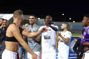 (ΦΩΤΟΣ- ΒΙΝΤΕΟ Kerkida) Στο τέλος… ΑΠΟΘΕΩΣΗ για παίκτες και ΜΠΕΡΓΚ!