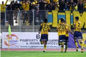 Ακρίτας - ΑΕΛ: Ακάθεκτη με τριάρα και... ζωγραφιά Μακρή! (Φώτος)