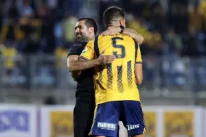 Ακρίτας - ΑΕΛ: Ακάθεκτη με τριάρα και... ζωγραφιά Μακρή! (Φώτος)