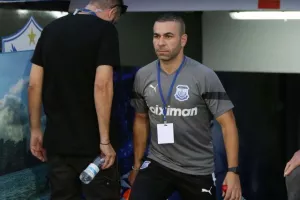 Ανόρθωση - Απόλλωνας: Πίττας... από αέρος και επιστροφή στην κορυφή! (Φώτος)