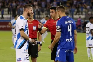 Ανόρθωση - Απόλλωνας: Πίττας... από αέρος και επιστροφή στην κορυφή! (Φώτος)