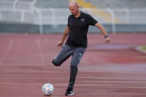 ΑΕΖ-Πάφος: Άνετη πρόκριση με τριάρα