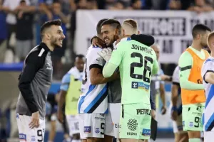 Ανόρθωση - Απόλλωνας: Πίττας... από αέρος και επιστροφή στην κορυφή! (Φώτος)