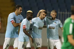ΑΕΖ-Πάφος: Άνετη πρόκριση με τριάρα