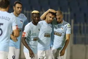 ΑΕΖ-Πάφος: Άνετη πρόκριση με τριάρα