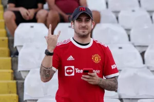 (Φωτορεπορτάζ) Οι φίλαθλοι της Μάντσεστερ στο ΓΣΠ