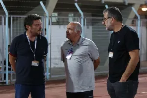 ΕΝΠ - Ολυμπιακός: Βυσσινί ανατροπή και πολύτιμο τρίποντο! (φώτος)