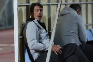 ΕΝΠ - Ολυμπιακός: Βυσσινί ανατροπή και πολύτιμο τρίποντο! (φώτος)