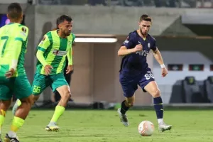 ΑΕΚ - Φενέρ: Προσπάθησε αλλά ηττήθηκε... από τα 11 βήματα (φώτος)