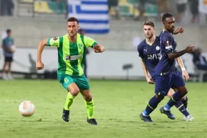 ΑΕΚ - Φενέρ: Προσπάθησε αλλά ηττήθηκε... από τα 11 βήματα (φώτος)
