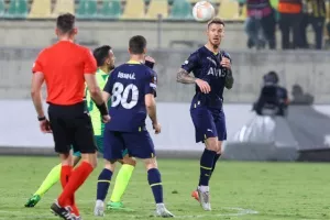 ΑΕΚ - Φενέρ: Προσπάθησε αλλά ηττήθηκε... από τα 11 βήματα (φώτος)