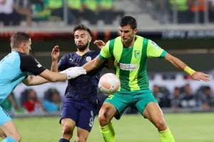 ΑΕΚ - Φενέρ: Προσπάθησε αλλά ηττήθηκε... από τα 11 βήματα (φώτος)