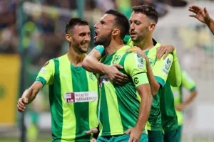 ΑΕΚ - Φενέρ: Προσπάθησε αλλά ηττήθηκε... από τα 11 βήματα (φώτος)