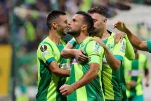 ΑΕΚ - Φενέρ: Προσπάθησε αλλά ηττήθηκε... από τα 11 βήματα (φώτος)