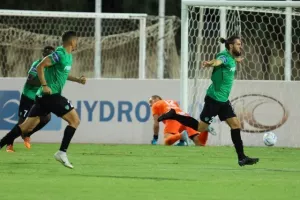 ΕΝΠ - Ολυμπιακός: Βυσσινί ανατροπή και πολύτιμο τρίποντο! (φώτος)