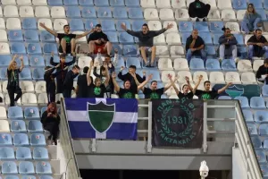 ΕΝΠ - Ολυμπιακός: Βυσσινί ανατροπή και πολύτιμο τρίποντο! (φώτος)