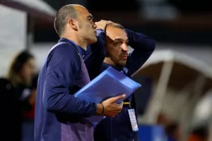 ΕΝΠ - Ολυμπιακός: Βυσσινί ανατροπή και πολύτιμο τρίποντο! (φώτος)