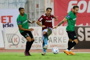 ΕΝΠ - Ολυμπιακός: Βυσσινί ανατροπή και πολύτιμο τρίποντο! (φώτος)