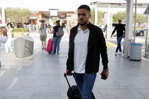 Άφιξη παικτών, 'μέσα' οι Ρομπέρζ, Φιλιώτης (φώτος)