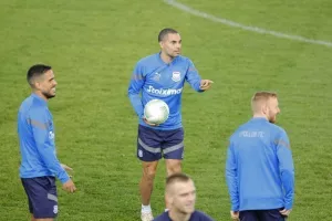 To KERKIDA στο "Košická Futbalová Aréna"- Η προπόνηση του Απόλλωνα (βίντεο/φώτος)