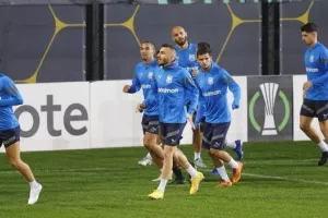 To KERKIDA στο "Košická Futbalová Aréna"- Η προπόνηση του Απόλλωνα (βίντεο/φώτος)