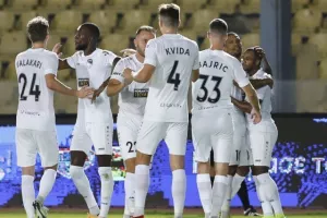 Απόλλων - Πάφος: Έμειναν στο “Χ”, έμειναν κορυφή (φώτος) 