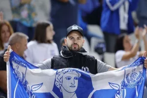 Απόλλων - Άλκμααρ: ΠΡΩΤΗ νίκη με Ρομπέρζ και... μέσα στην πρόκριση! (Φώτος)