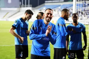 Έγιναν... "1" παίκτες και κόσμος: "Θρύλε μπορείς να προκριθείς!" (Φώτος/Βίντεο)