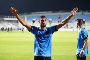 Απόλλων - Άλκμααρ: ΠΡΩΤΗ νίκη με Ρομπέρζ και... μέσα στην πρόκριση! (Φώτος)