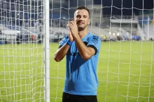 Απόλλων - Άλκμααρ: ΠΡΩΤΗ νίκη με Ρομπέρζ και... μέσα στην πρόκριση! (Φώτος)