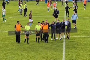 ΕΝΠ/Διαμαρτυρίες στον ρεφ με το τέλος του αγώνα (φώτος)