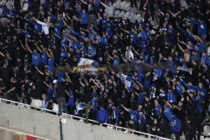 Έμειναν στη Νότια και τραγουδούσαν οι "Μαχητές" (βίντεο/φώτος)