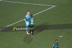 Γκεριέρ/Σκόραρε, πανηγύρισε και έδωσε το χέρι στον Γιοβάνοβιτς (φώτος)